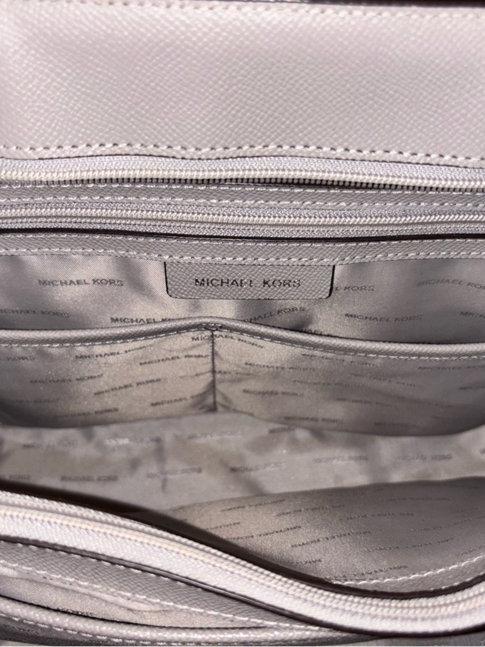 Michael Kors Voyager Large Saffiano Leather Tote Bag - Picture 2 of 4